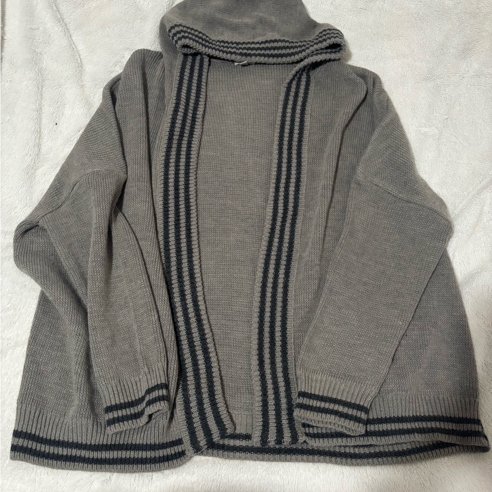 Oversized Gray Striped Sweater